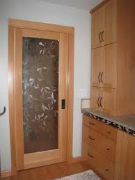 أشكال أبواب شقق وأبواب غرف خشبية مودرن سحر الكون