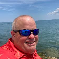 What orthopedic doctors in Geneva, Ohio specialize in knees?