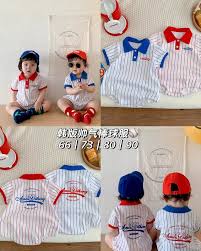 简洁大方的配色搭配个性十足的棒球元素，让宝宝穿上瞬间变身为小帅哥。不论是家居、外出或亲子活动，这款包屁服都是完美选择，穿脱方便，让宝妈们省心省力。让宝宝从小就拥有独特的运动风格！  韩版帅气棒球服⚾️ 颜色：红色❤️｜蓝色💙 尺寸：66｜73｜80｜90 ...