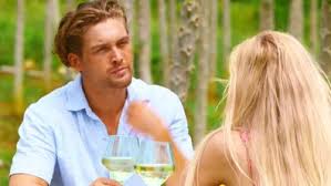 New islander aaron made his entrance into the villa yesterday, heading out on dates with both mary and chloe burrows. Love Island Australia 2019 Episode 15 Recap Cartier And Adam Share A Night Away In The Hideaway