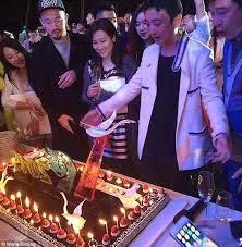 This Is How The Rich Chinese Kids Flaunt Their Wealth | FECIELO