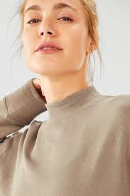 Luna Long-Sleeve Pullover