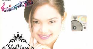 Aku telah jadi lupa siapa diriku ini engkau juga dihanyutkan oleh arus percintaanmu. Jerat Percintaan Siti Nurhaliza Zone Lirik Mania