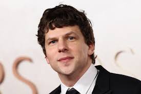 Eisenberg opowiedział w amerykańskiej telewizji o polskim obywatelstwie.  Wspomniał też o szkoleniu w wojsku