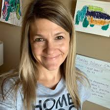 Angela Thayer's Instagram, Twitter & Facebook