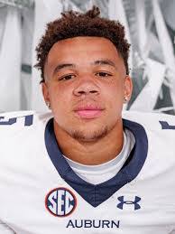 Eric Winters's Instagram, Twitter & Facebook