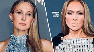 Jennifer Lopez가 비평가들로부터 그녀를 보호하기 위해 니키 글레이저 선물을 보냈다 지난 8월 벤 애플렉과 이혼을 신청한  제니퍼 로페즈가 니키를 보냈다... https://www.yahurl.us/72n2DWhslapn 니키글레이저