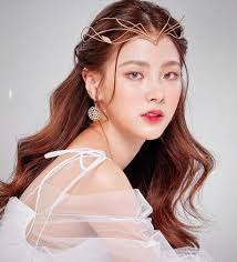 Hợp tác cùng “nữ thần sinh ra từ đồ họa vi tính”