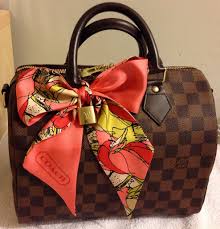 Speedy B 25 De I Love The Bow Lock Luxe Handbags Louis Vuitton Scarf Luxury Purses