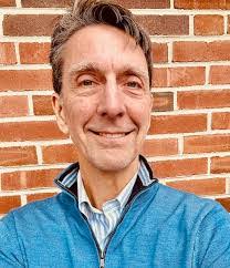 Robin Campbell's Instagram, Twitter & Facebook