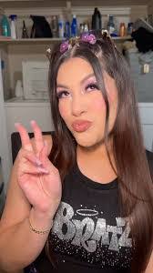 Mandi Hernandez's Instagram, Twitter & Facebook