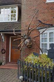 Halloween outside decorations ideas with spiders and snakes lyrics. 53 Spiders Snakes And Bats Design Ideas For Halloween Decor Shelterness