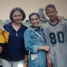 Astrid Kuya Mamah Nya Cinta Dan Nino Saat Umur 21 Thn Facebook