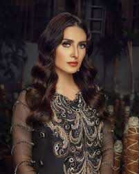 ayeza khan extra marital affairs details