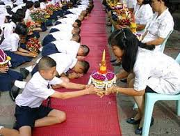 วันครู 2557 วันที่ 16 มกราคม วันครูแห่งชาติ เนื่องในวันครู เรามีบทความ ประวัติวันครู กลอนวันครู 2557 คําขวัญวันครู 2557 มาฝาก. 16 à¸¡à¸à¸£à¸²à¸„à¸¡ à¸§ à¸™à¸„à¸£ à¹à¸« à¸‡à¸Šà¸²à¸• à¸›à¸£à¸°à¸§ à¸• à¹à¸¥à¸°à¸„à¸§à¸²à¸¡à¸«à¸¡à¸²à¸¢
