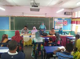 Dengan sedikit menggoda saya bertanya, bapa kemana mam.? kamu macam tak tau aja, kan udah berangkat ke kisaran, biasa ngantar ikan. Perjumpaan Ibu Bapa Tahun 6 Dengan Sekolah Serikgrenggam
