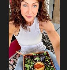 Sasha Mclaughlin's Instagram, Twitter & Facebook