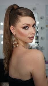 Diana Morelli's Instagram, Twitter & Facebook