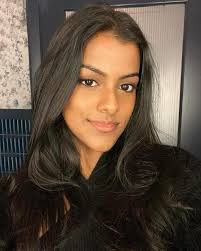 hi everyone!! i'm vidushi and i'm from the chicago suburbs. i plan