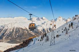 802 likes · 6 talking about this · 5 were here. Seilbahnen In Einem Skigebiet In Den Schweizer Alpen Foto Vorratig Crushpixel