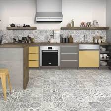 Manises Grey And White Pattern Tiles In 2020 Kitchen Tiles White Kitchen Wall Tiles White Kitchen Tiles