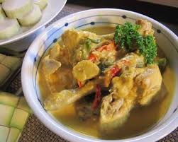 Resep opor ayam merupakan makanan yang biasa disajikan pada saat lebaran sebagai pendamping ketupat. Resep Ayam Opor Ayam Pedas