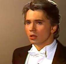 Dmitri Hvorostovsky at his Home....! Playing Piano and Singing an Italian  Old Song "Tre giorni son che Nina"! 👑 Here are 2 Links with his  recordings! 1.https://youtube.com/watch?v=j-S89f8NTtQ&feature=share 👑  2.https://youtube.com/watch?v ...