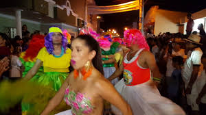 Soy mujer y me gustan algunos hombres vestidos de mujer. Los Machorros Hombres Vestidos De Mujer En La Fiesta Del Caiman Youtube