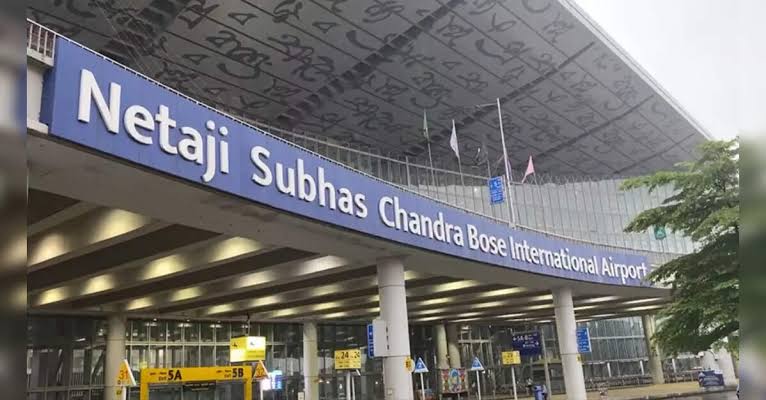 Kolkata: Layover Guided City Tour with Airport Pickup & Drop