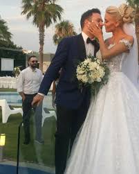 Η πρώην παίκτρια του my style rocks βρίσκεται σε καραντίνα σε ξενοδοχείο. Den Fantazeste Poia Epiase Thn An8odesmh Ston Gamo Ths Ale3andras Panagiwtaroy Fthis Gr