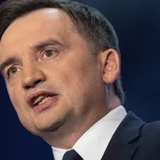 Maluchy za kraty? PiS przepchnął ustawę o resocjalizacji jak z głębokiego  PRL