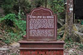 The place has various facilities such as food stalls. Hutan Lipur Ulu Bendul Ae Villa Senawang