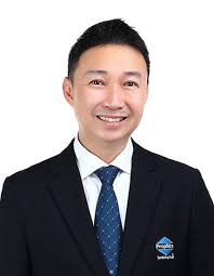 Wayne Choy's Instagram, Twitter & Facebook