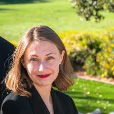 Elizabeth Mcbride's Instagram, Twitter & Facebook