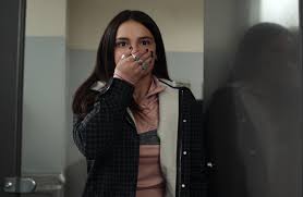 Watch 13 reasons why season 1 online free in high quality kissseries. 13 Reasons Why Full Season 4 Recap Every Episode 1 10