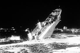 In den späteren verfilmungen des schiffsunterganges wurde isidor straus von roy gordon (untergang der titanic, 1953), meier tzelniker (die letzte nacht der titanic, 1958), gordon whiting (s.o.s. Bild Von Der Untergang Der Titanic Bild 6 Auf 8 Filmstarts De