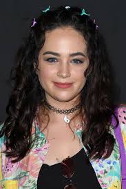 How old is actor brett pierce? Mary Mouser Actresses Bellazon