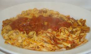 Ideale per condire pasta e lasagne, da servire con la polenta o il purè di patate o da gustare con crackers e pane casereccio! Tagliatelle Al Ragu Di Funghi La Cucina Di Lalla