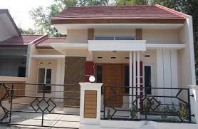 Keramik dinding teras yang menggunakan motif tumpukan batu bata membuat tampilan depan rumah terkesan natural khas rumah pedesaan. Desain Dinding Depan Rumah Minimalis Batu Alam Rumah Minimalis