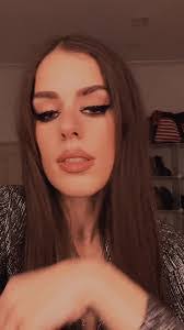 Hannah Mcgovern's Instagram, Twitter & Facebook