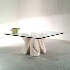 Often referred to living room tables, the low and small coffee tables are enjoying growing success and spreading in general, as the furniture in natural style.next to the traditional lava stone side tables, which know a limited diffusion, the fossil and natural stone coffee tables are imposing themselves. Squared Vicenza Natural Stone Coffee Table With Crystal Top Kos