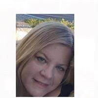 Robin Kratz's Instagram, Twitter & Facebook