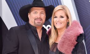 Musician garth brooks will play at the inauguration. Garth Brooks 56 Tears Up As He Dedicates Song To His Wife Of 13 Years Trisha Yearwood 54 At Cmas Daily Mail Online