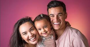 New vidéo of the brazilian coutinho with family, lifestyle coutinho & ainê 2020 #coutinho #philippecoutinho #coutinhofamilymusic : Aine Mulher De Philippe Coutinho Exibe Barriguinha De Gravida Em Clique Com A Filha Maria
