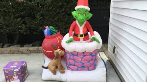 Not only will these little pots look so cute as a christmas table decorations, but they're also meant to be filled up with treats for optimal christmas candy snacking! 65 Grinch Inflatable Christmas Decorations Wright Landscaping