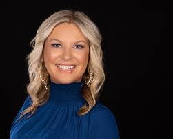 Kelly Bybee's Instagram, Twitter & Facebook