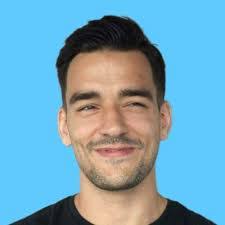 Clayton Bradshaw's Instagram, Twitter & Facebook