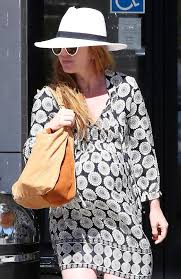 Learn about isla fisher's age, height, weight, dating, husband, boyfriend & kids. Isla Fisher S Baby Name Montgomery Baron Cohen The Courier Mail