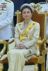 Norashikin yang berasal dari kuala lumpur adalah anak bongsu daripada tiga beradik. Warisan Raja Permaisuri Melayu Penampilan Raja Permaisuri Perak Dan Tengku Permaisuri Selangor Ketika Pertabalan