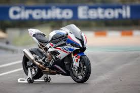 The superbike of superlatives always pushing to the limit and in search of the ideal line, you've got 205 hp beneath you. First Ride 2020 Bmw S1000rr Canada Moto Guide